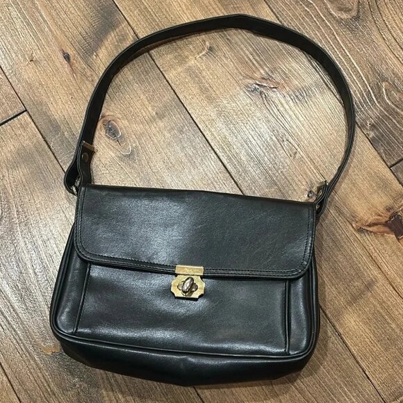 Handbags - Vintage Leather purse